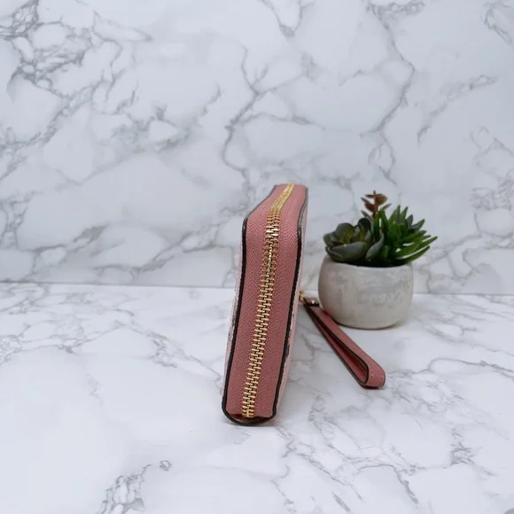 Michael Kors Jet set girls Large Zip Wallet - Picture 3 of 6